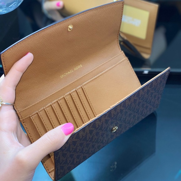 Michael Kors Studded Leather Trifold Wallet - Picture 5 of 8